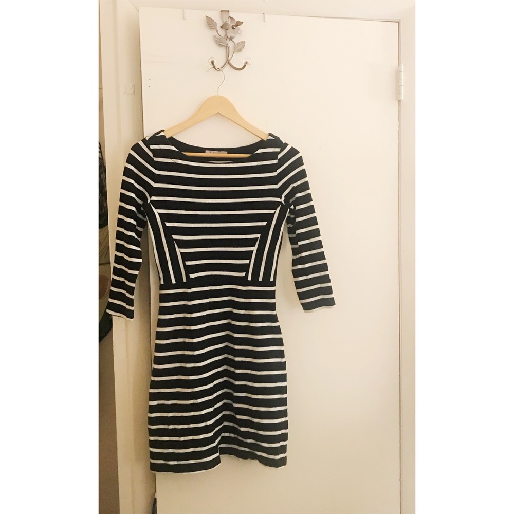 Black & white striped, 3/4 sleeve Gap dress